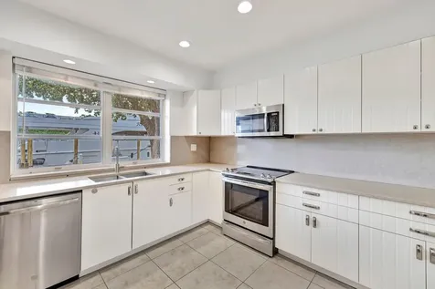 2390 SW 27th Te Fort Lauderdale FL 33312