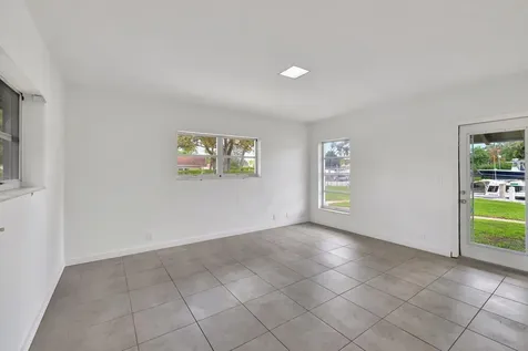 2390 SW 27th Te Fort Lauderdale FL 33312