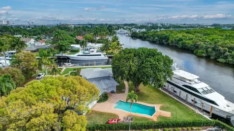 2390 SW 27th Te Fort Lauderdale FL 33312