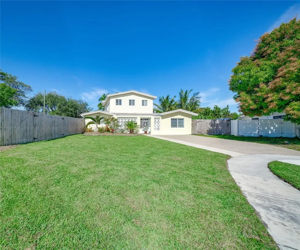 3395 NW 37th Avenue Lauderdale Lakes FL 33309