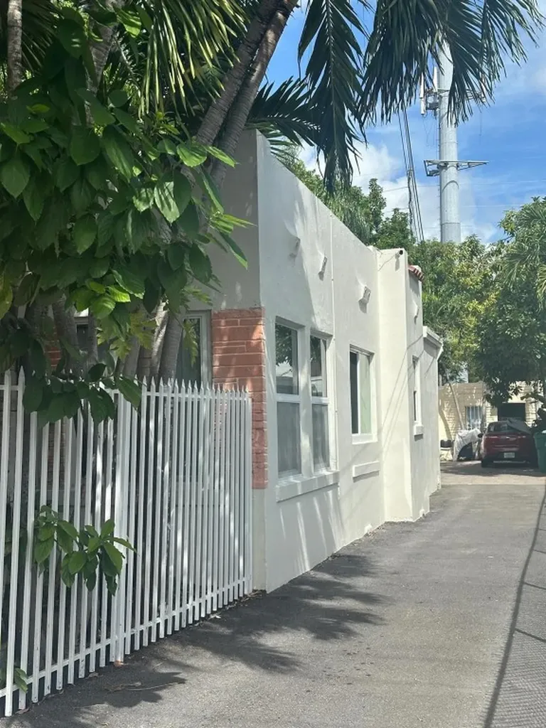 675 NW 34th Street Miami FL 33127
