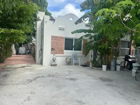 675 NW 34th Street Miami FL 33127