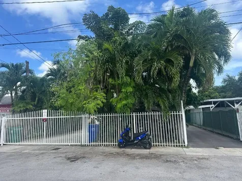 675 NW 34th Street Miami FL 33127