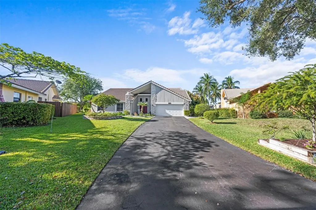 11180 SW 1st Street Coral Springs FL 33071