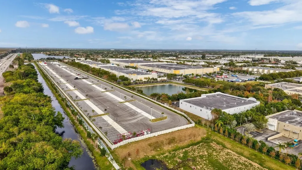 3950 NW 126th Avenue Coral Springs FL 33065