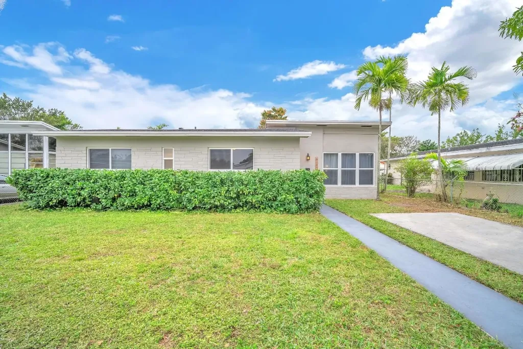 6680 NW 38th Terrace Virginia Gardens FL 33166