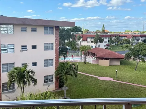 2800 NW 47th Terrace Lauderdale Lakes FL 33313