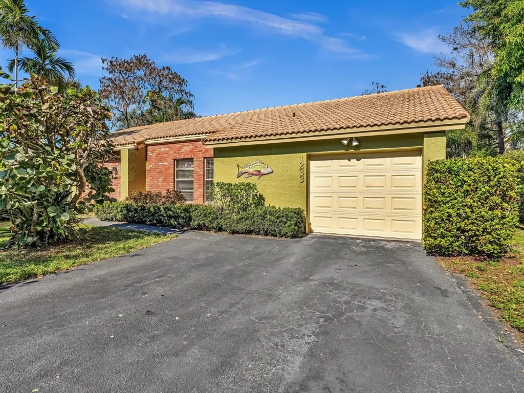1233 NW 89th Drive Coral Springs FL 33071