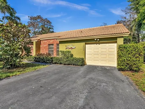 1233 NW 89th Drive Coral Springs FL 33071