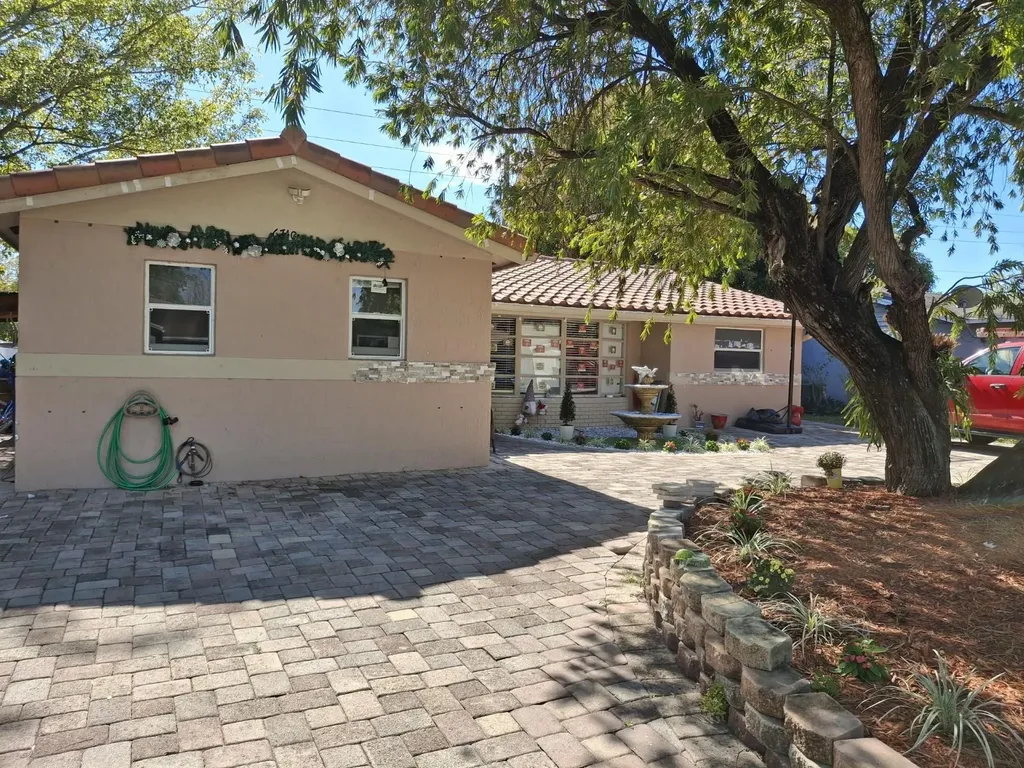6740 NW 6th Street Margate FL 33063