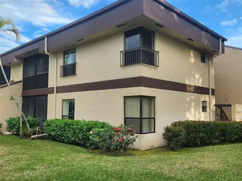 2664 Carambola Cirn Coconut Creek FL 33066