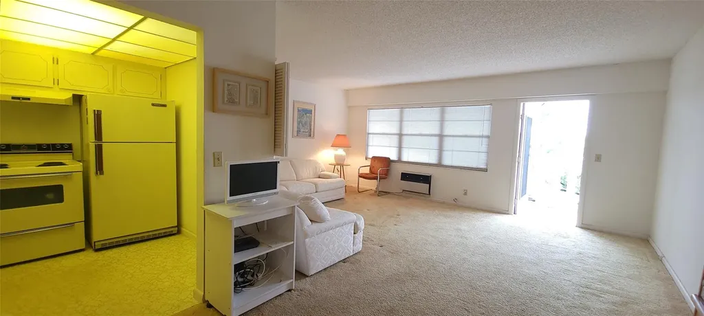 160 Fanshaw D Boca Raton FL 33434