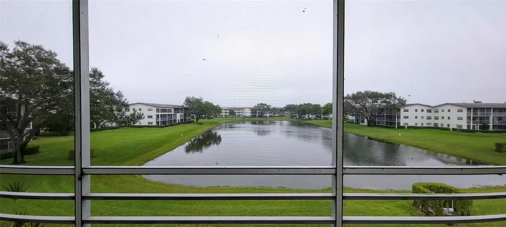 160 Fanshaw D Boca Raton FL 33434