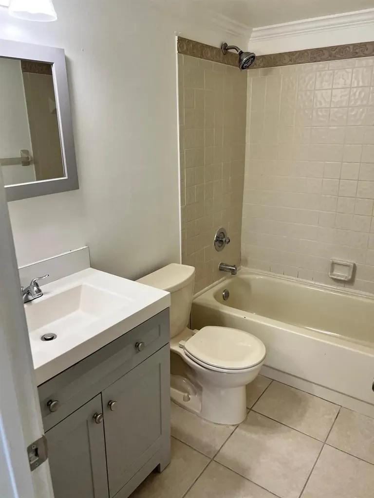 1040 Twin Lakes Drive Coral Springs FL 33071