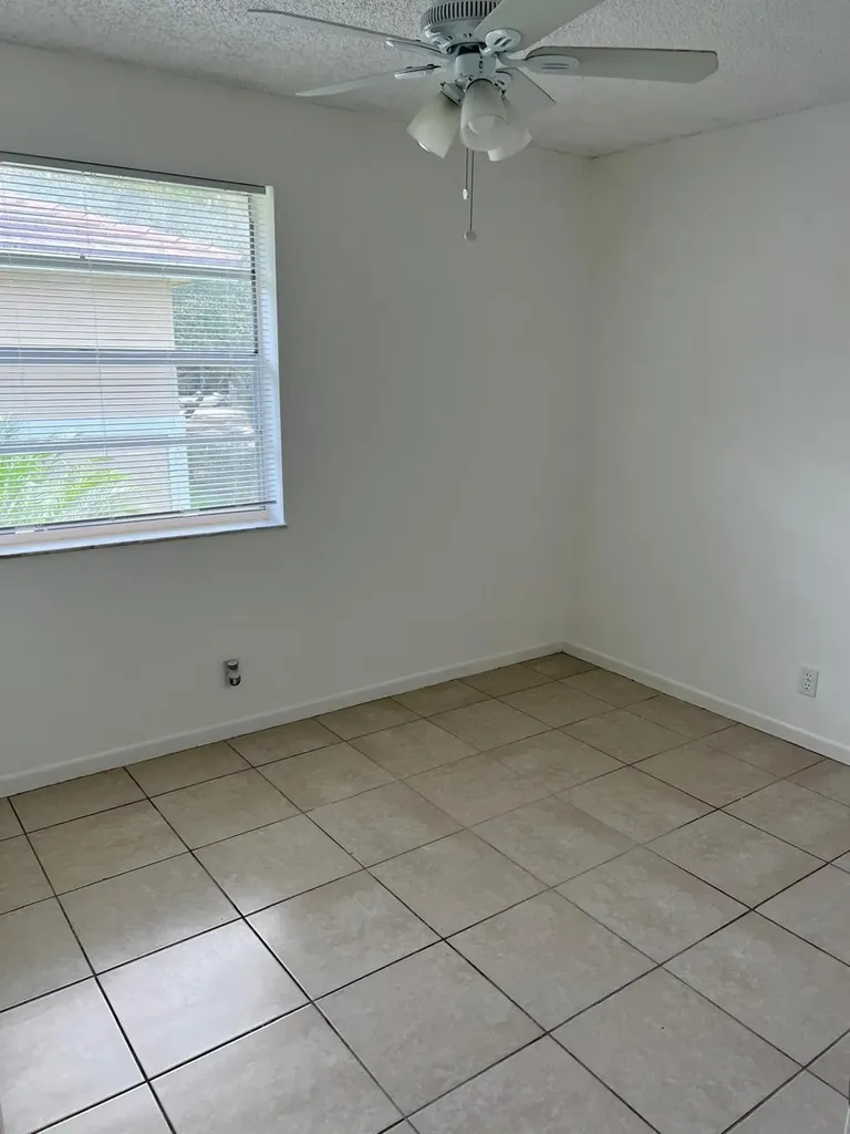 1040 Twin Lakes Drive Coral Springs FL 33071