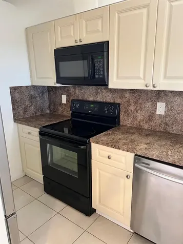 1040 Twin Lakes Drive Coral Springs FL 33071