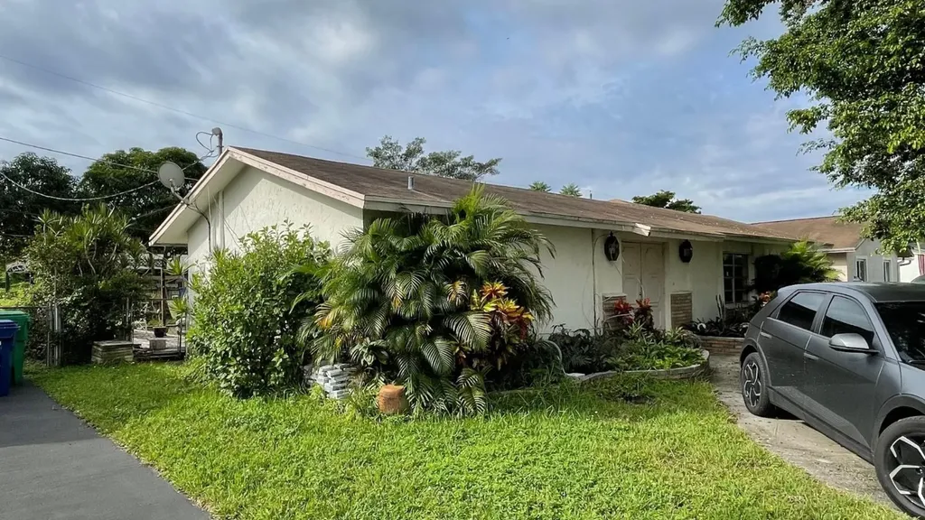 8550 NW 45th Court Lauderhill FL 33351