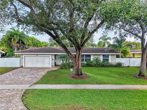 7451 NW 7th Court Plantation FL 33317