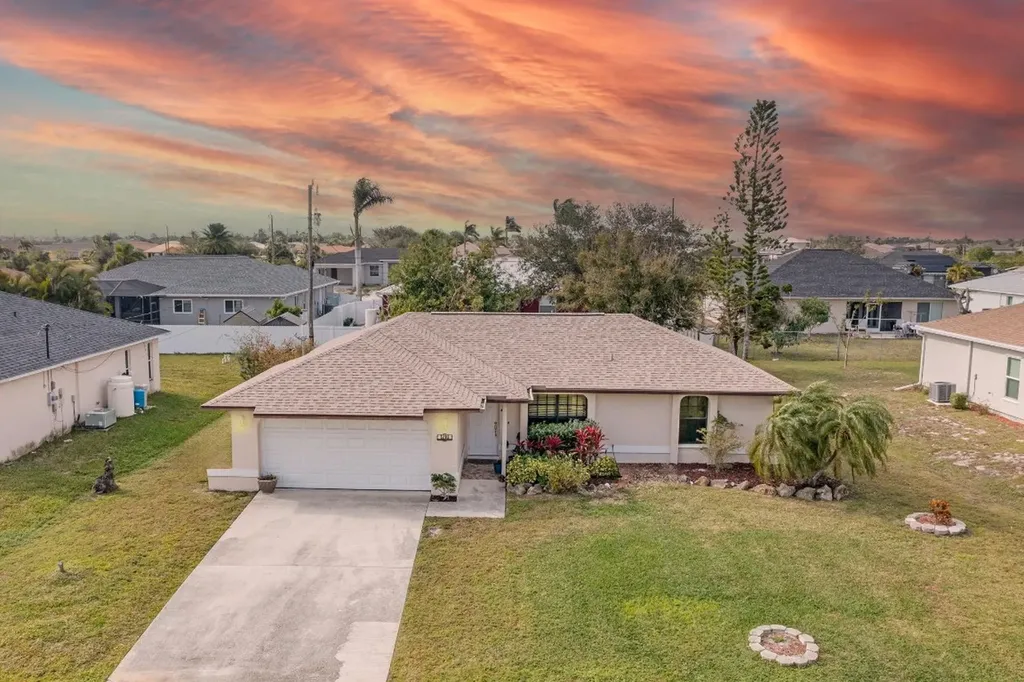 1210 NW 8th Place Cape Coral FL 33993