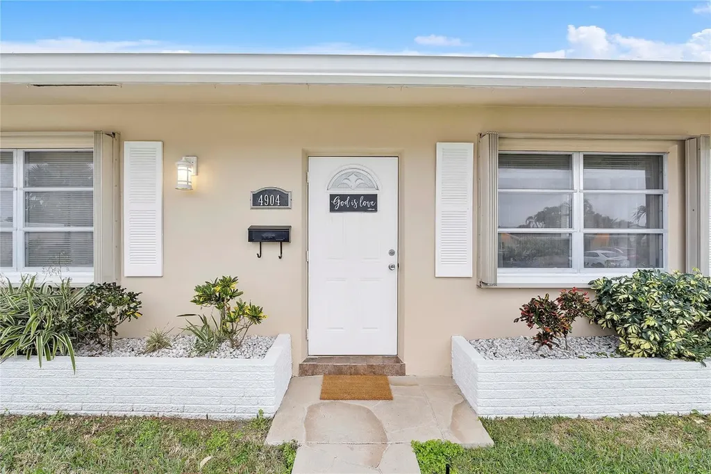 4904 NW 53rd Street Tamarac FL 33319
