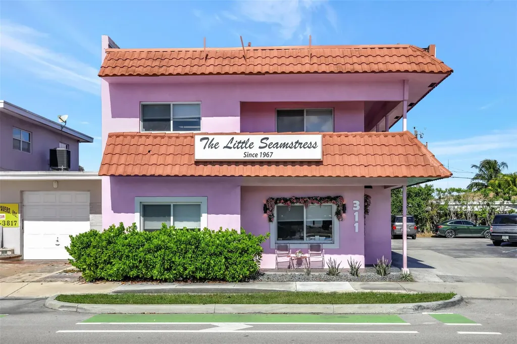 311 NE 44th Street Oakland Park FL 33334