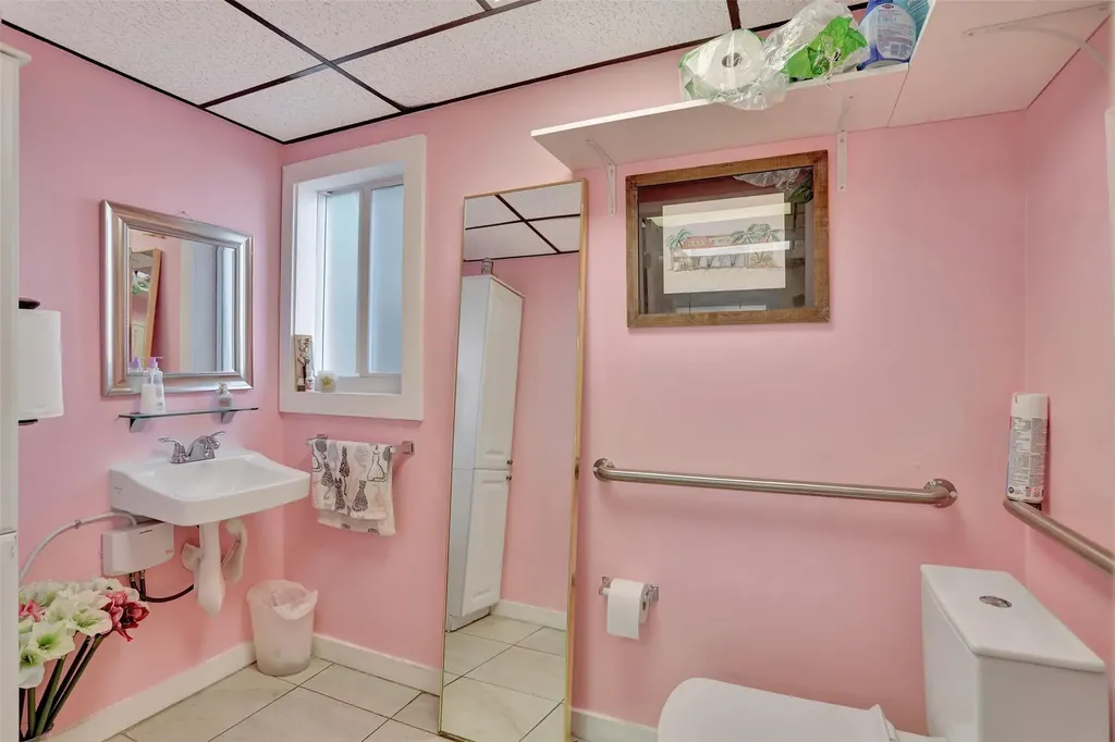311 NE 44th Street Oakland Park FL 33334