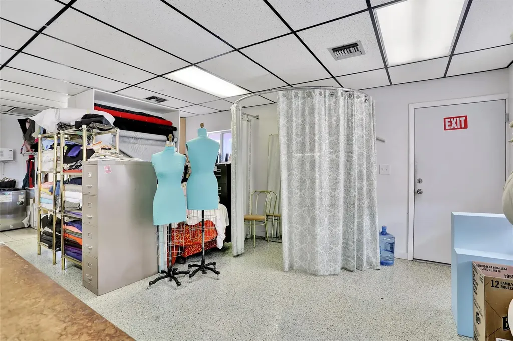 311 NE 44th Street Oakland Park FL 33334