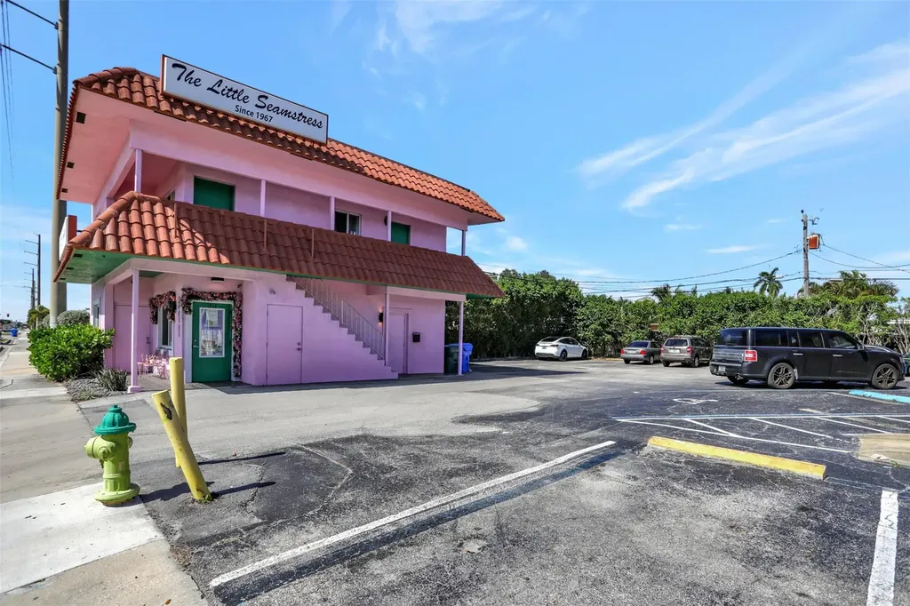 311 NE 44th Street Oakland Park FL 33334