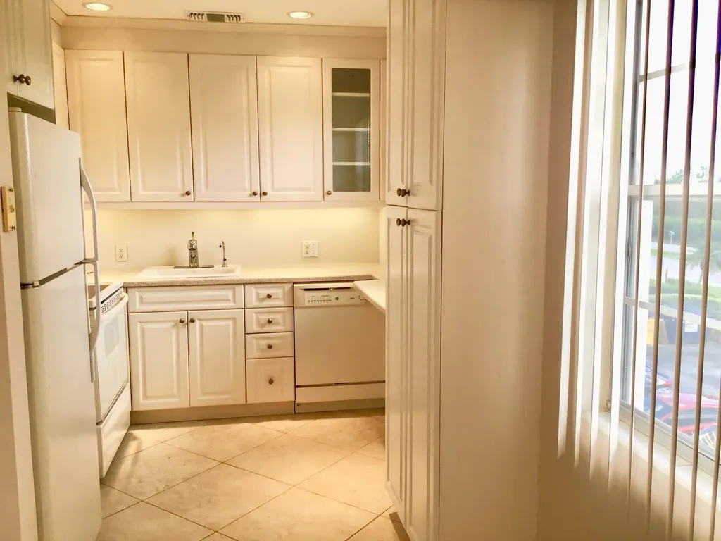 336 Brighton H Boca Raton FL 33434