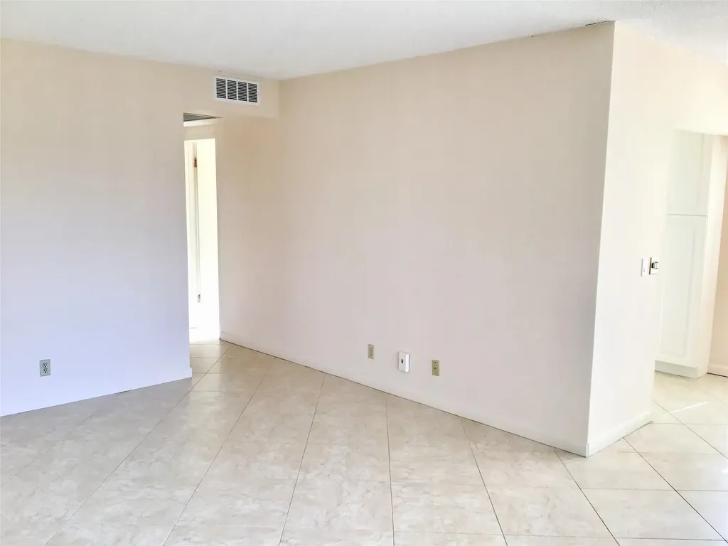 336 Brighton H Boca Raton FL 33434