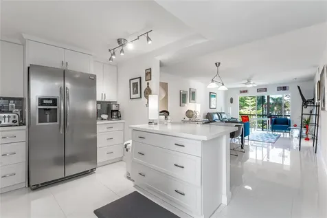 811 S Hollybrook Drive Pembroke Pines FL 33025