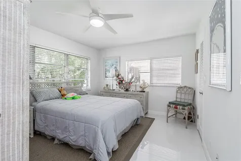 811 S Hollybrook Drive Pembroke Pines FL 33025