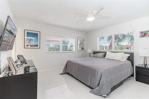 811 S Hollybrook Drive Pembroke Pines FL 33025