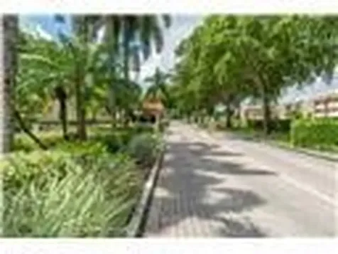 811 S Hollybrook Drive Pembroke Pines FL 33025