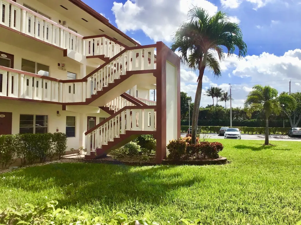 308 Brighton H Boca Raton FL 33434