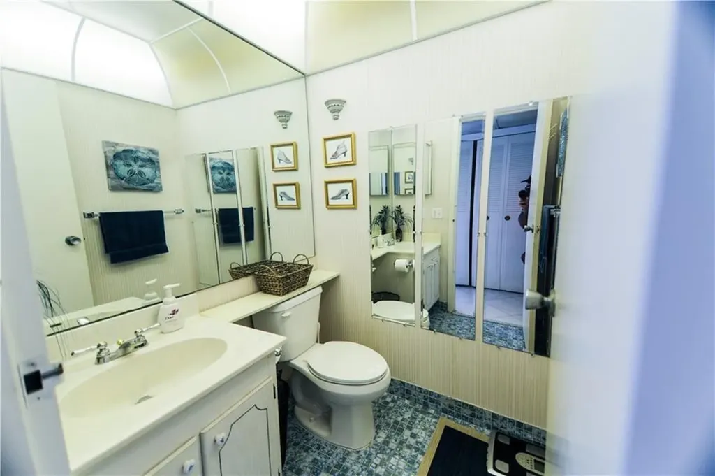 286 Monaco F Delray Beach FL 33446
