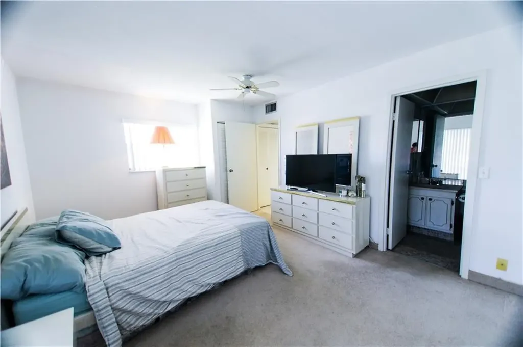 286 Monaco F Delray Beach FL 33446