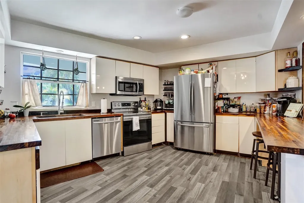 1325 Middle River Drive Fort Lauderdale FL 33304