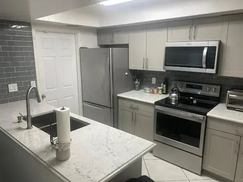 1220 SW 75th Avenue North Lauderdale FL 33068