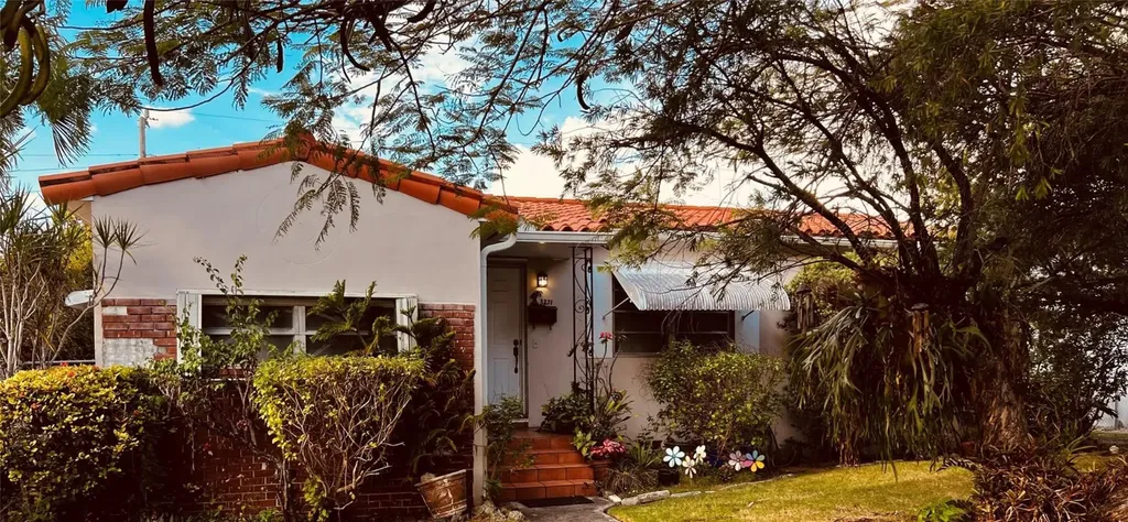 3271 SW 21st Street Miami FL 33145