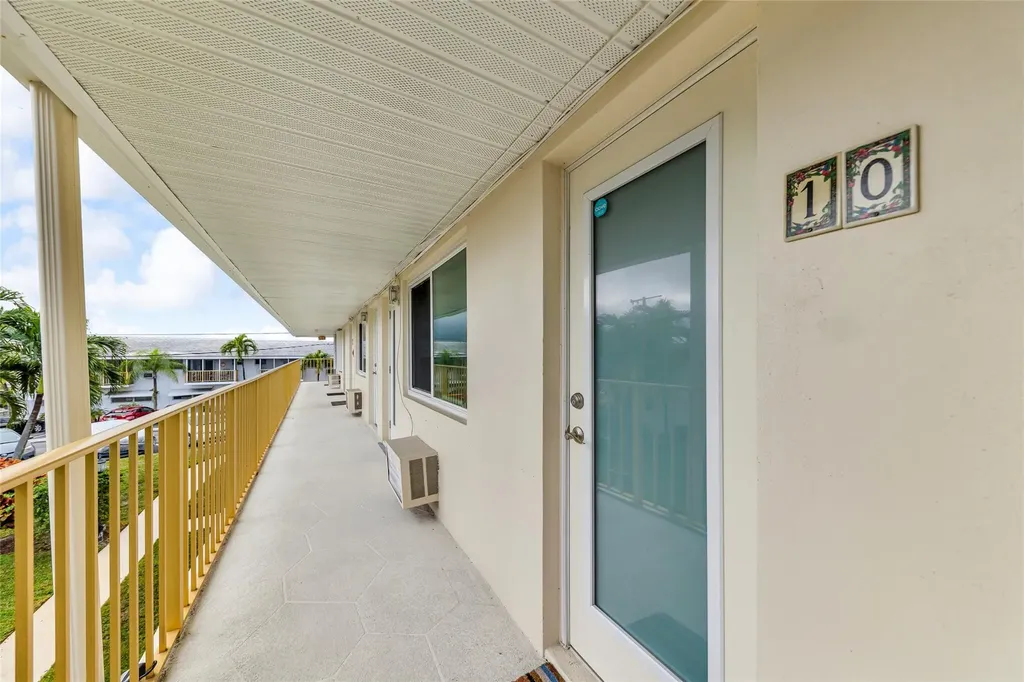 11 SW 4th Avenue Boca Raton FL 33432