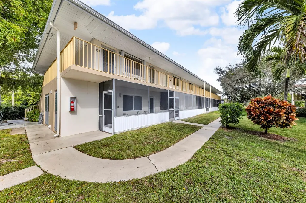 11 SW 4th Avenue Boca Raton FL 33432