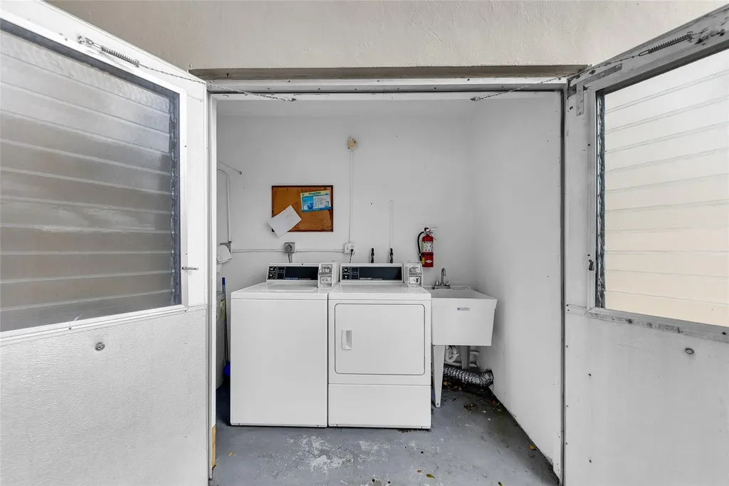 11 SW 4th Avenue Boca Raton FL 33432