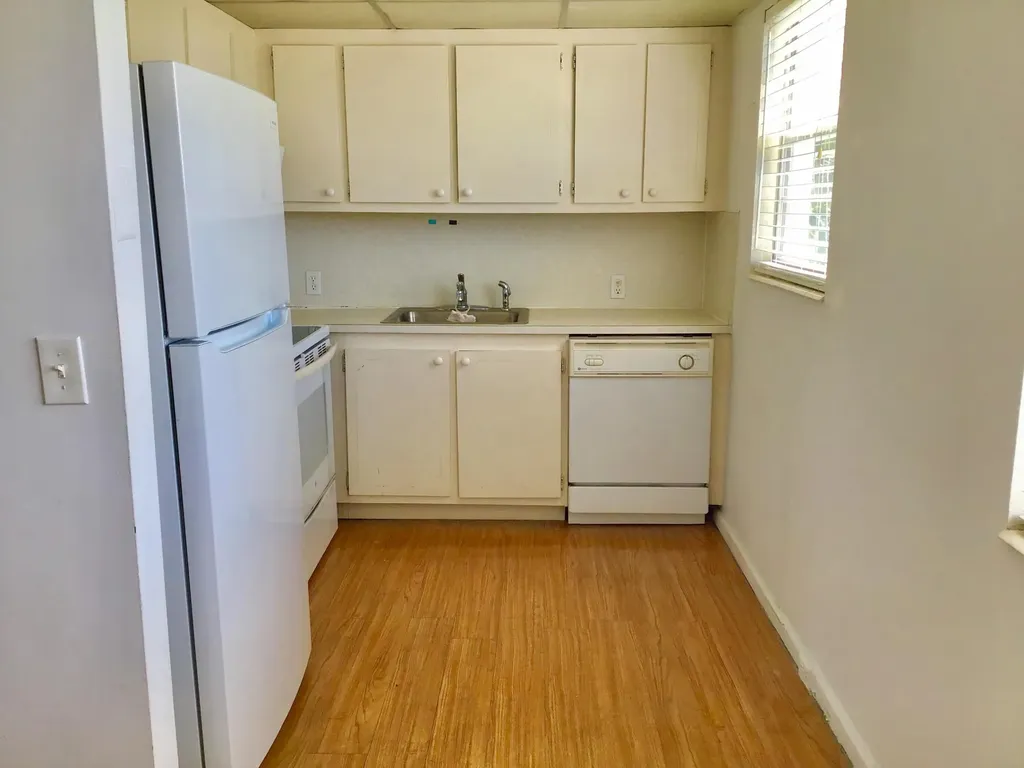 84 Brighton B Boca Raton FL 33434