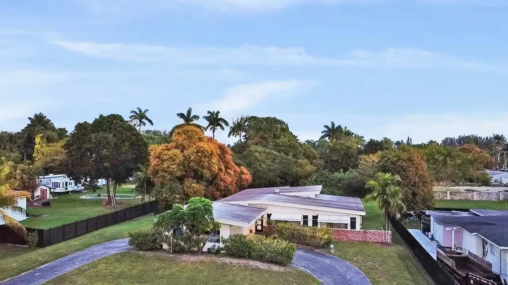 13945 N Miami Avenue Miami FL 33168