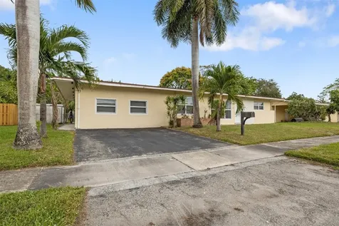 1161 NE 200th Street Miami FL 33179