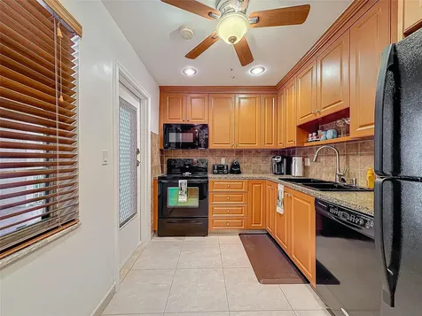 4270 NW 40th Street Lauderdale Lakes FL 33319