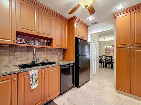 4270 NW 40th Street Lauderdale Lakes FL 33319