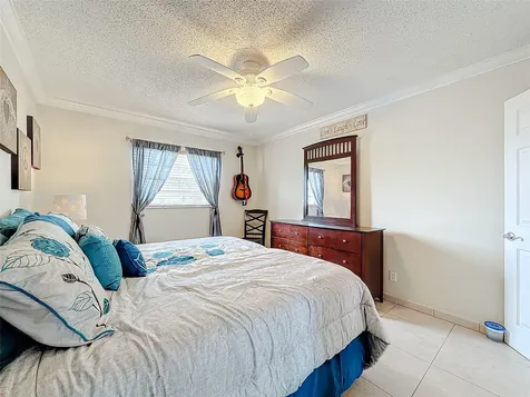 4270 NW 40th Street Lauderdale Lakes FL 33319