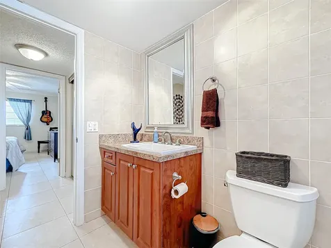 4270 NW 40th Street Lauderdale Lakes FL 33319